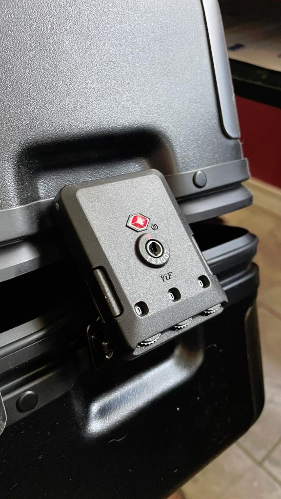 Level 8 Textured Luggage Review: Sleek, Secure, and Sophisticated 8 luggage 8 tsa lock