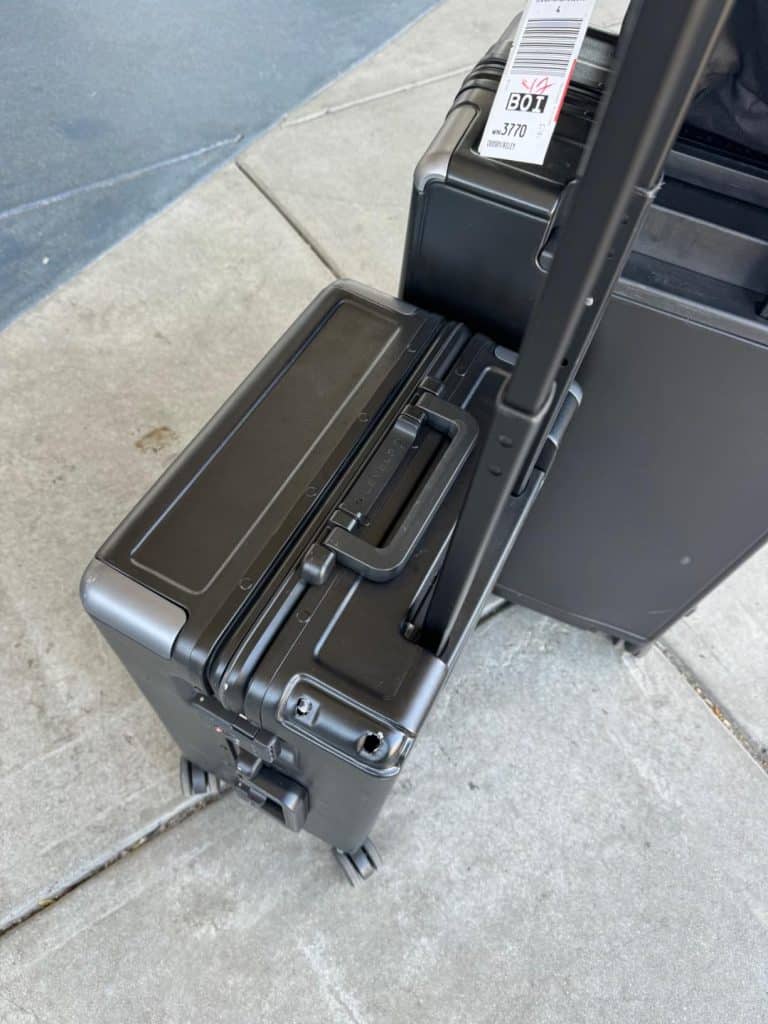 Level 8 Textured Luggage Review: Sleek, Secure, and Sophisticated 7 level 8 mobility luggage