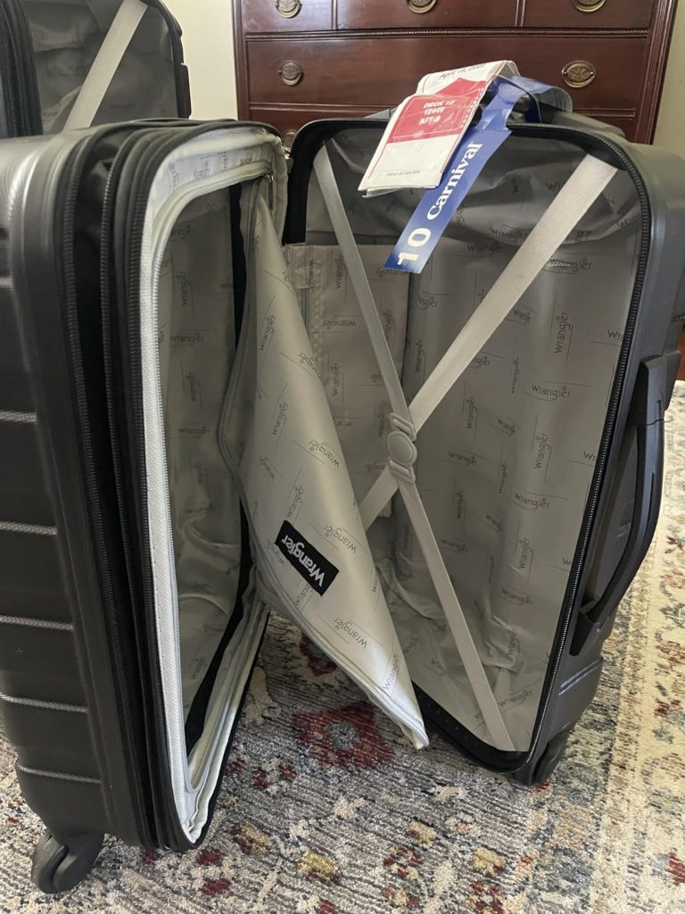 Wrangler Miami Luggage Set interior