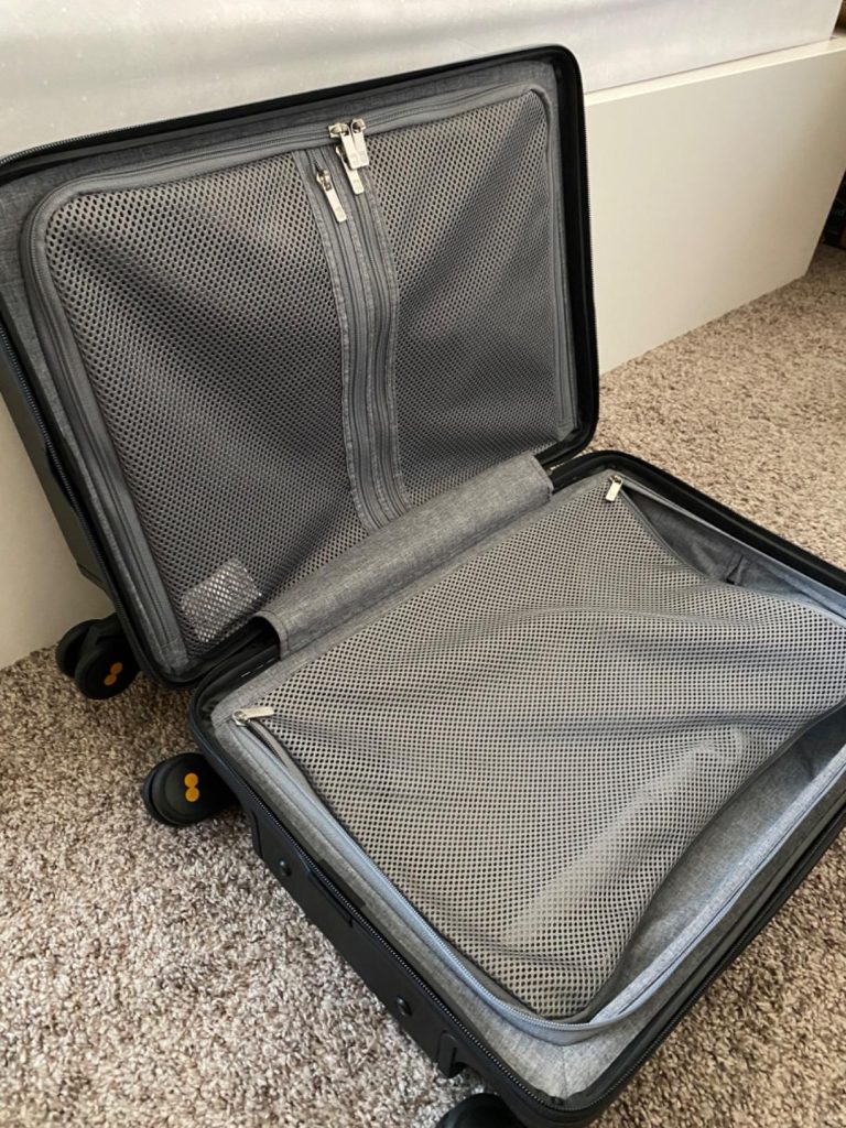 LEVEL8 Elegance Matte Luggage Set Review: Sleek, Durable, and Surprisingly Spacious 7 LEVEL8 Elegance Matte Luggage interior and organization