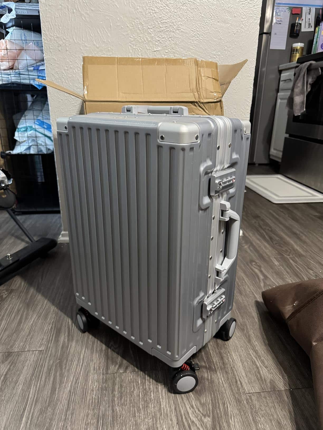 VentureVault zipperless carry-on luggage 20 inch silver aluminum frame suitcase with TSA lock and spinner wheels